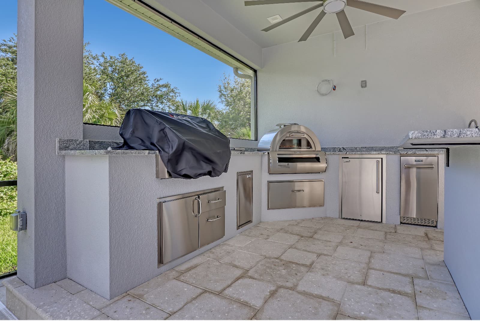 a DiPrima Summer Kitchen in Casabella